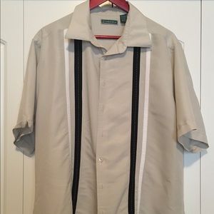 Men’s casual short sleeve button down shirt